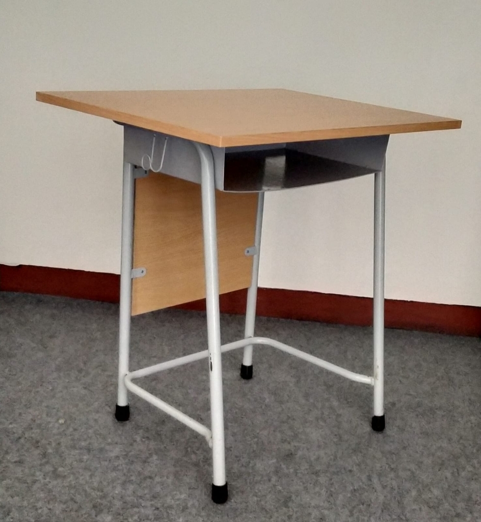 MEJA BELAJAR SEKOLAH YAMANAKA 102F